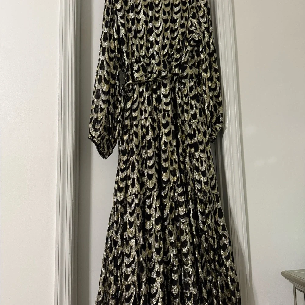 Gibson Latimer Gold + Black Metallic Wrap Midi Dress - Picture 4 of 4